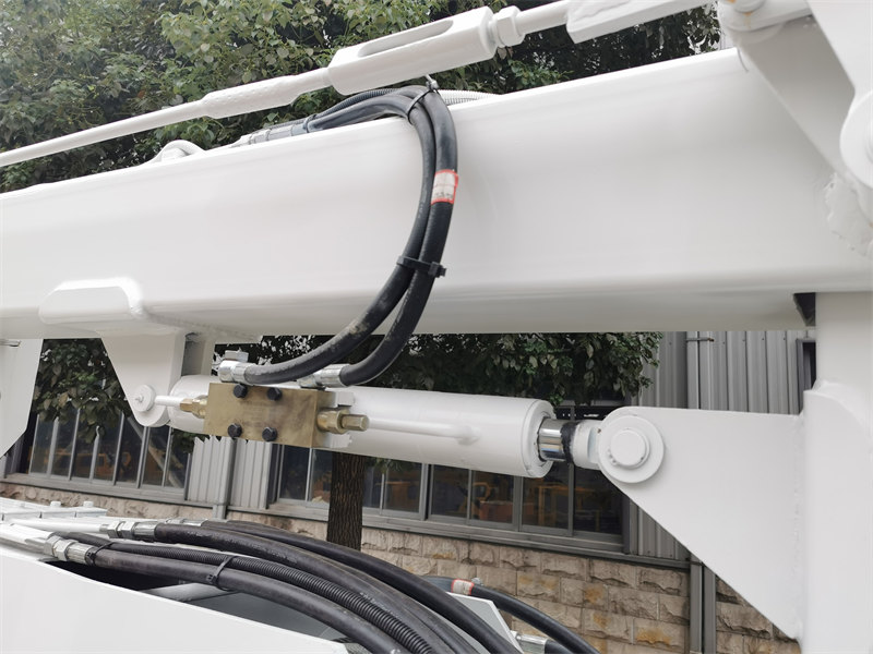 HOWO RHD aerial work platform truck