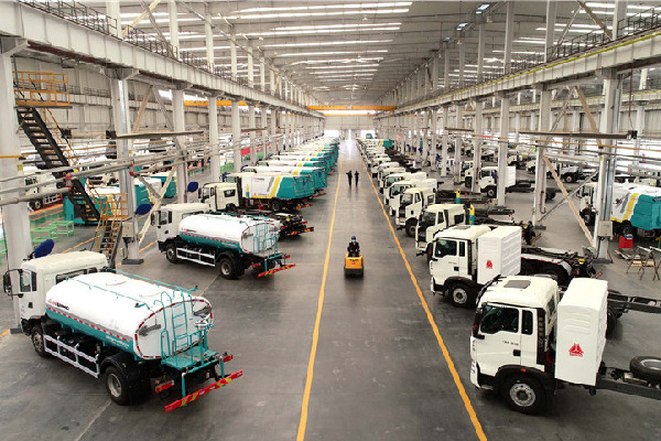 Multiple water tanker truck manufacturer