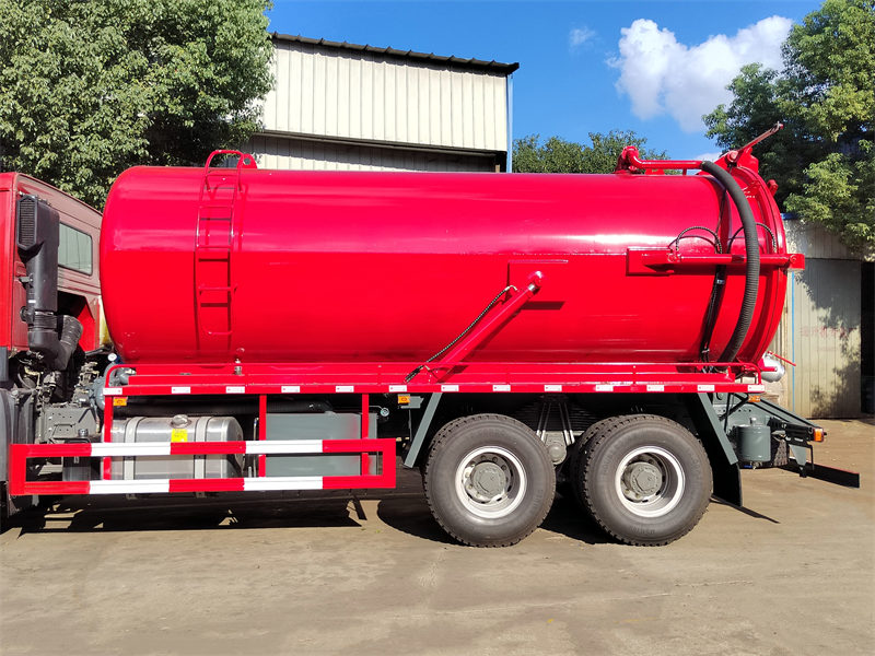 HOWO 10 wheeler vacuum tank truck