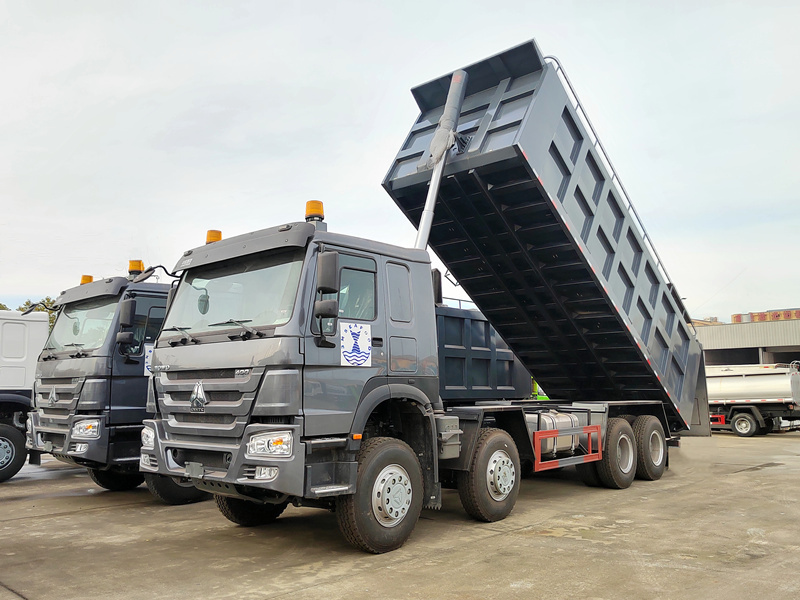 HOWO 8X4 dump truck