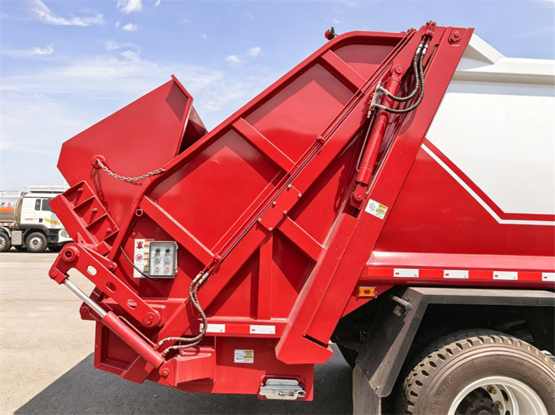HOWO garbage compactor truck