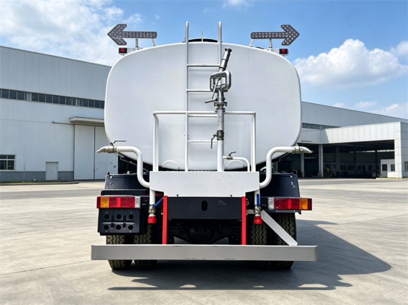 HOWO NX 20000L water tank truck
